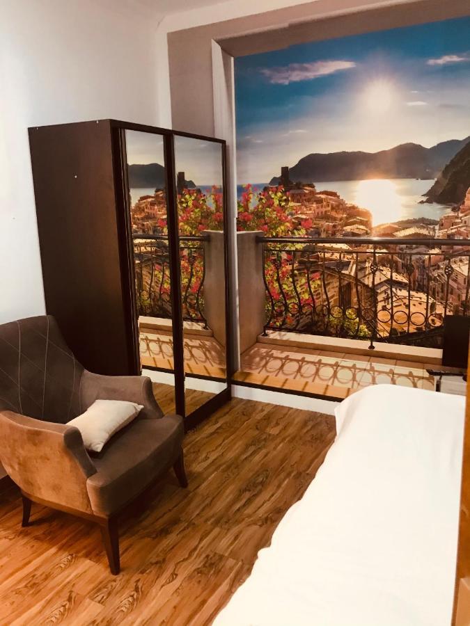 Studio Apartment Near Republic Square Jereván Kültér fotó