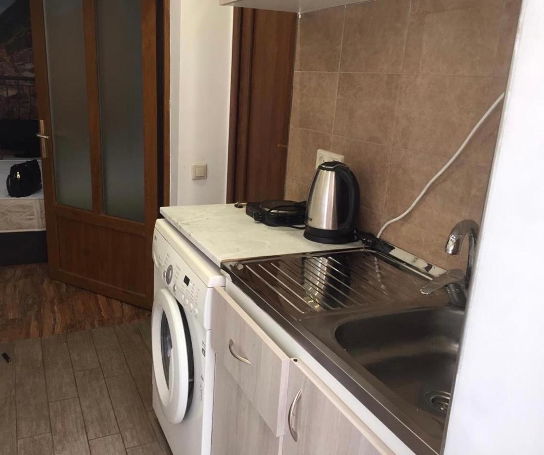 Studio Apartment Near Republic Square Jereván Kültér fotó
