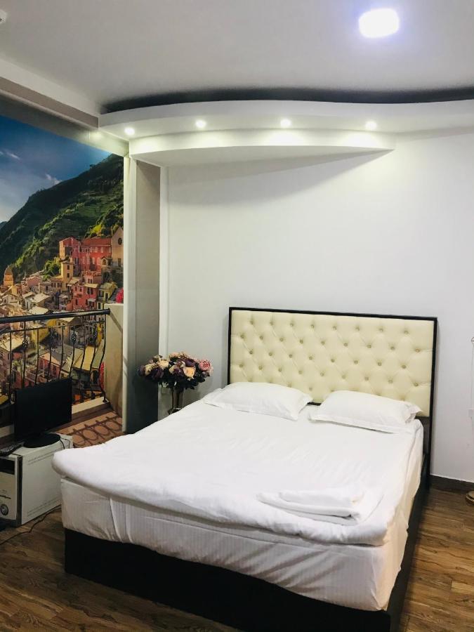 Studio Apartment Near Republic Square Jereván Kültér fotó